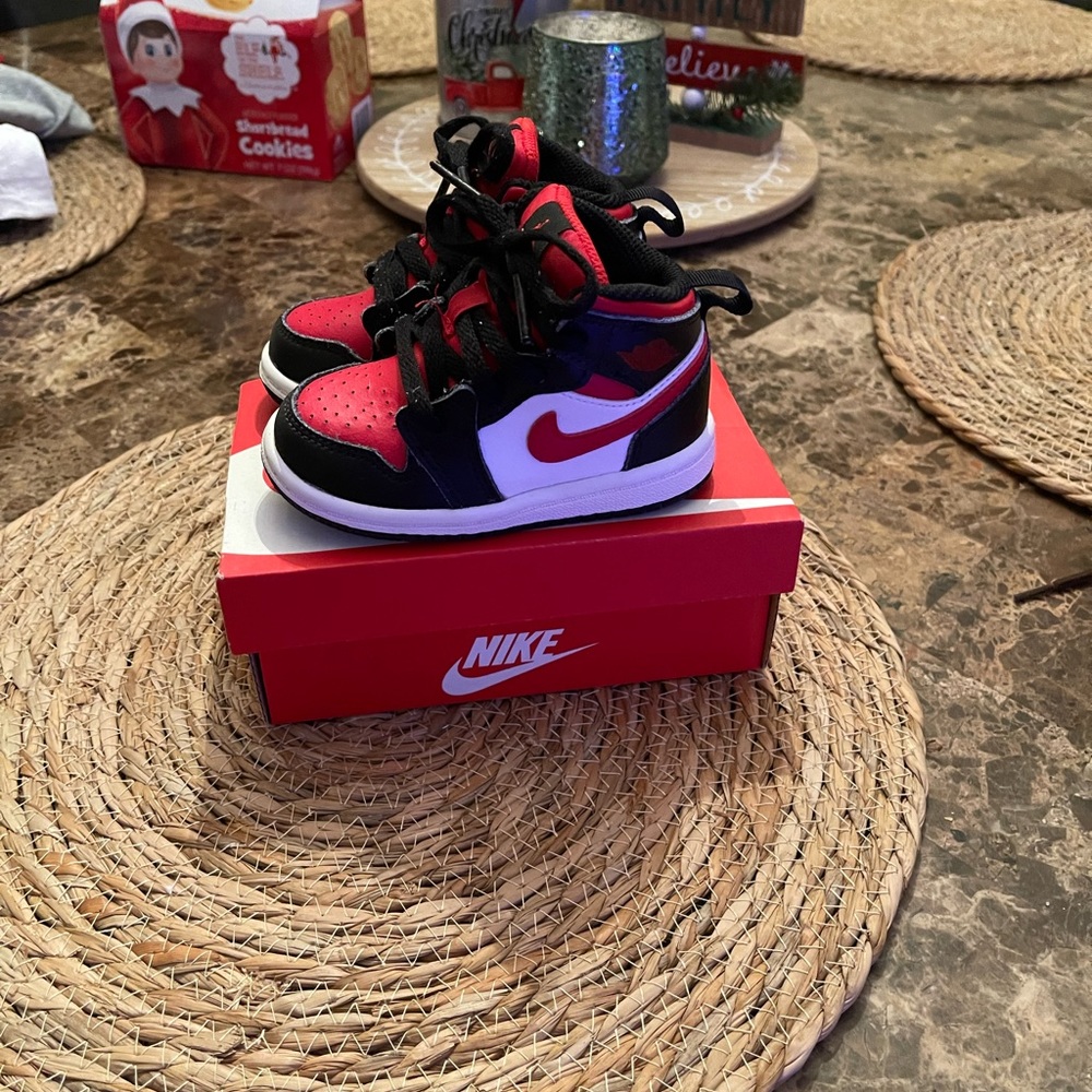 Nike Jordan 1 mid